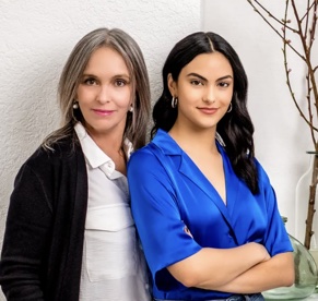 Gisele Mendes and her daughter, Camila Mendes.